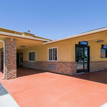 Rodeway Inn Adelanto Us 395 Ngoại thất bức ảnh