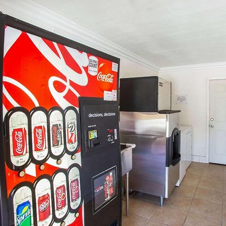 Rodeway Inn Adelanto Us 395 Ngoại thất bức ảnh