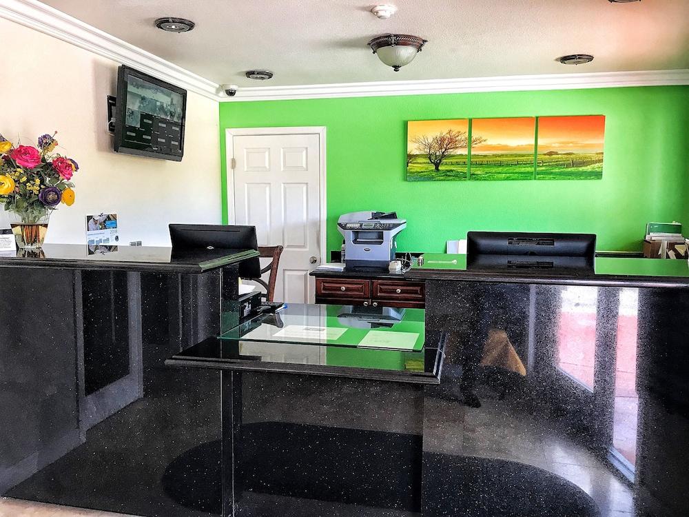 Rodeway Inn Adelanto Us 395 Ngoại thất bức ảnh