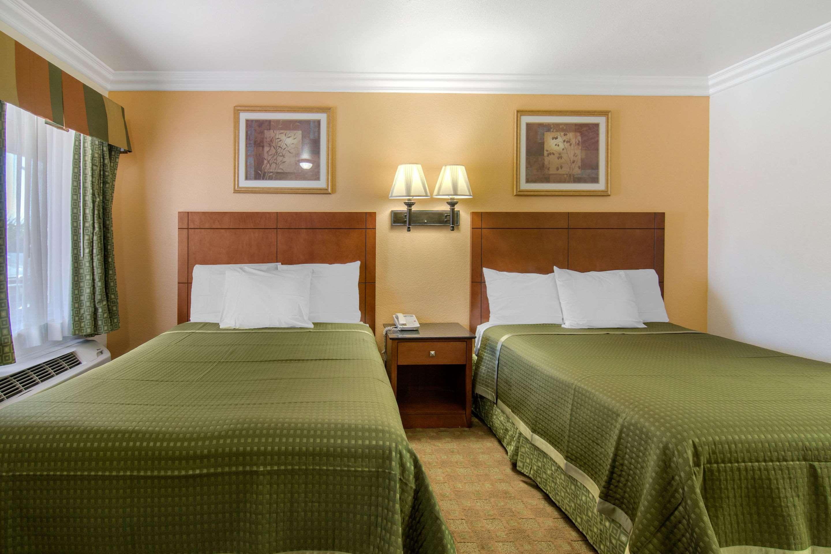 Rodeway Inn Adelanto Us 395 Ngoại thất bức ảnh